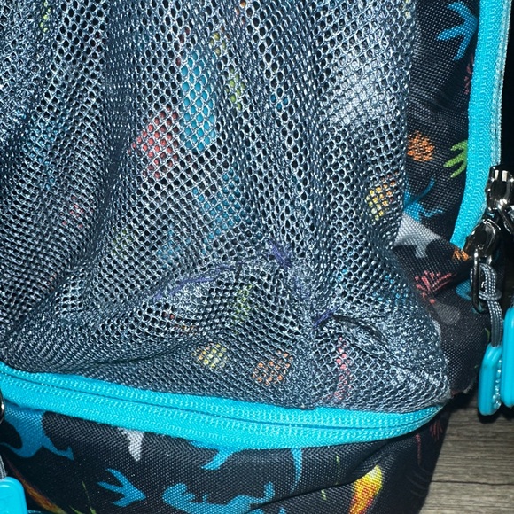 BENTGO KiDs 2-iN-1 BACKPACK & iNSULATED LUNCH BOX - BENTGO BOX iNCLUDED - Picture 9 of 11